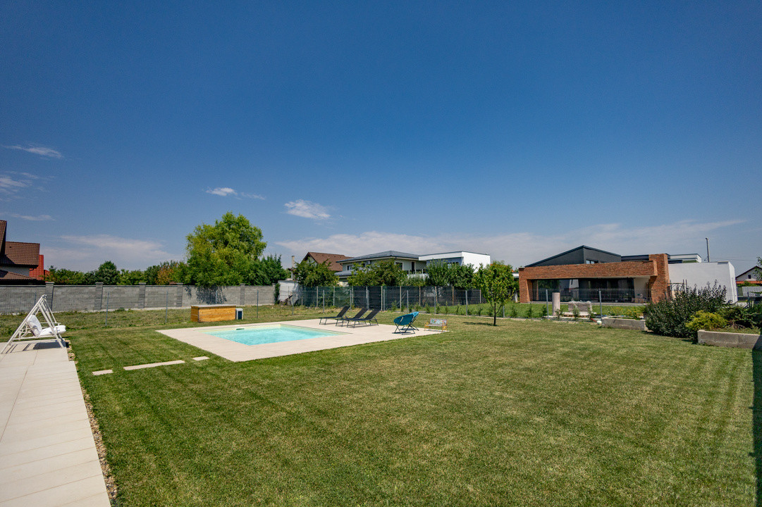 Vila premium, pregatita pentru viitor–panouri solare, spatiu generos