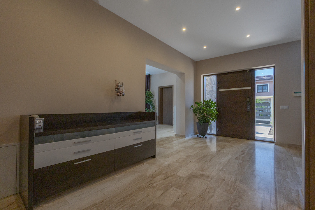 Vila premium, pregatita pentru viitor–panouri solare, spatiu generos