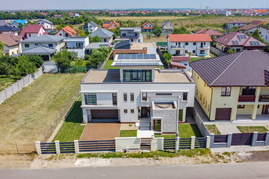 Vila premium, pregatita pentru viitor–panouri solare, spatiu generos