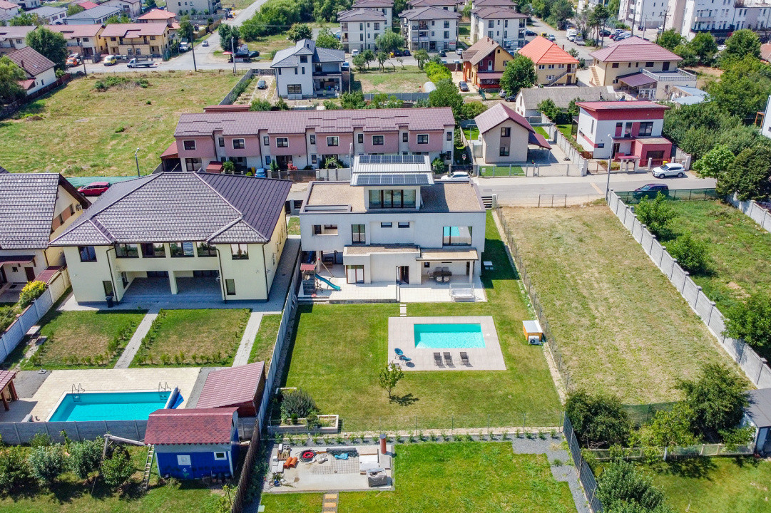 Vila premium, pregatita pentru viitor–panouri solare, spatiu generos