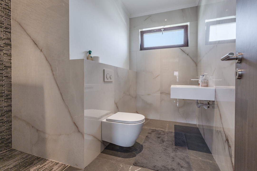 Vila premium, pregatita pentru viitor–panouri solare, spatiu generos