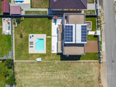 Vila premium, pregatita pentru viitor–panouri solare, spatiu generos