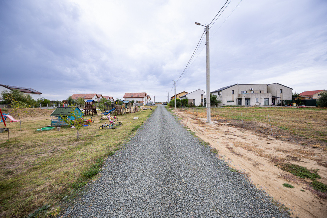 Teren 1000 mp Urseni – zonă locuită, ideal pentru casă sau duplex