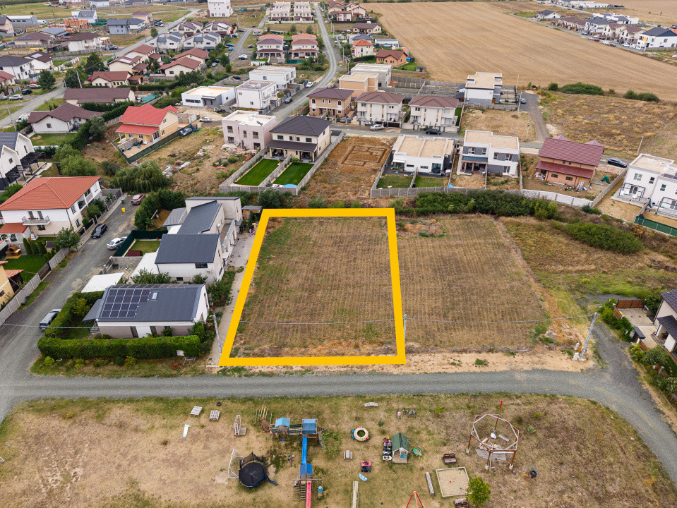 Teren 1000 mp Urseni – zonă locuită, ideal pentru casă sau duplex