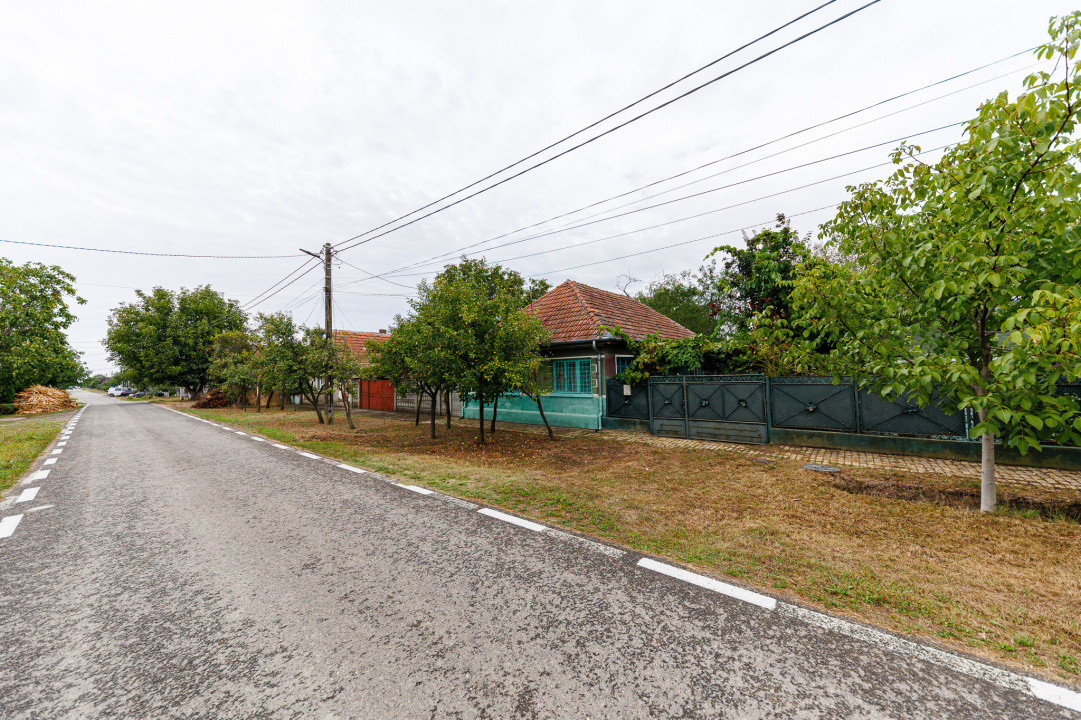 Teren 1.439 mp cu casa batraneasca – Urseni, Vatra Veche