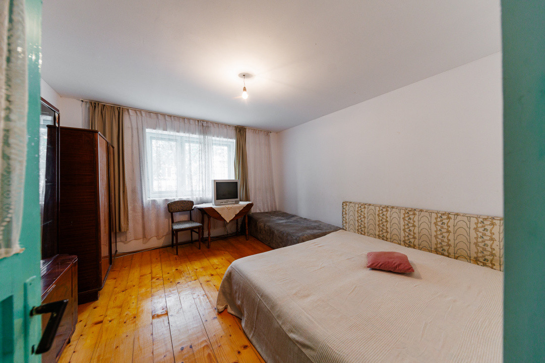 Teren 1.439 mp cu casa batraneasca – Urseni, Vatra Veche