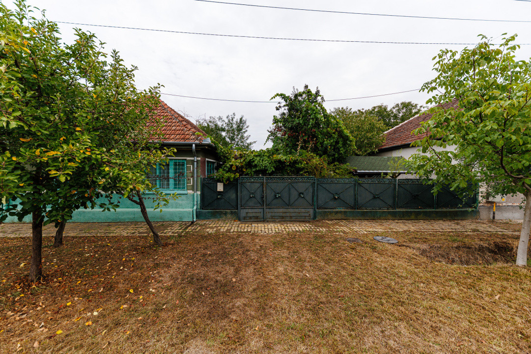 Teren 1.439 mp cu casa batraneasca – Urseni, Vatra Veche
