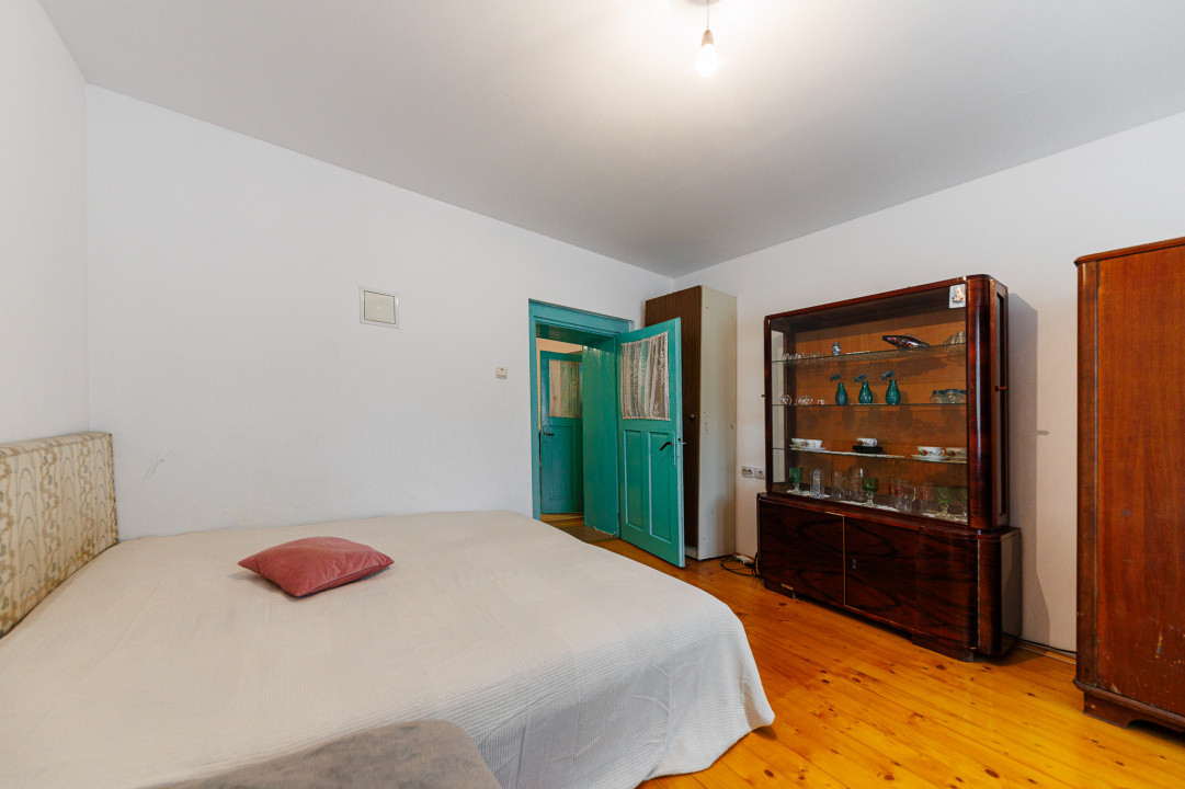 Teren 1.439 mp cu casa batraneasca – Urseni, Vatra Veche