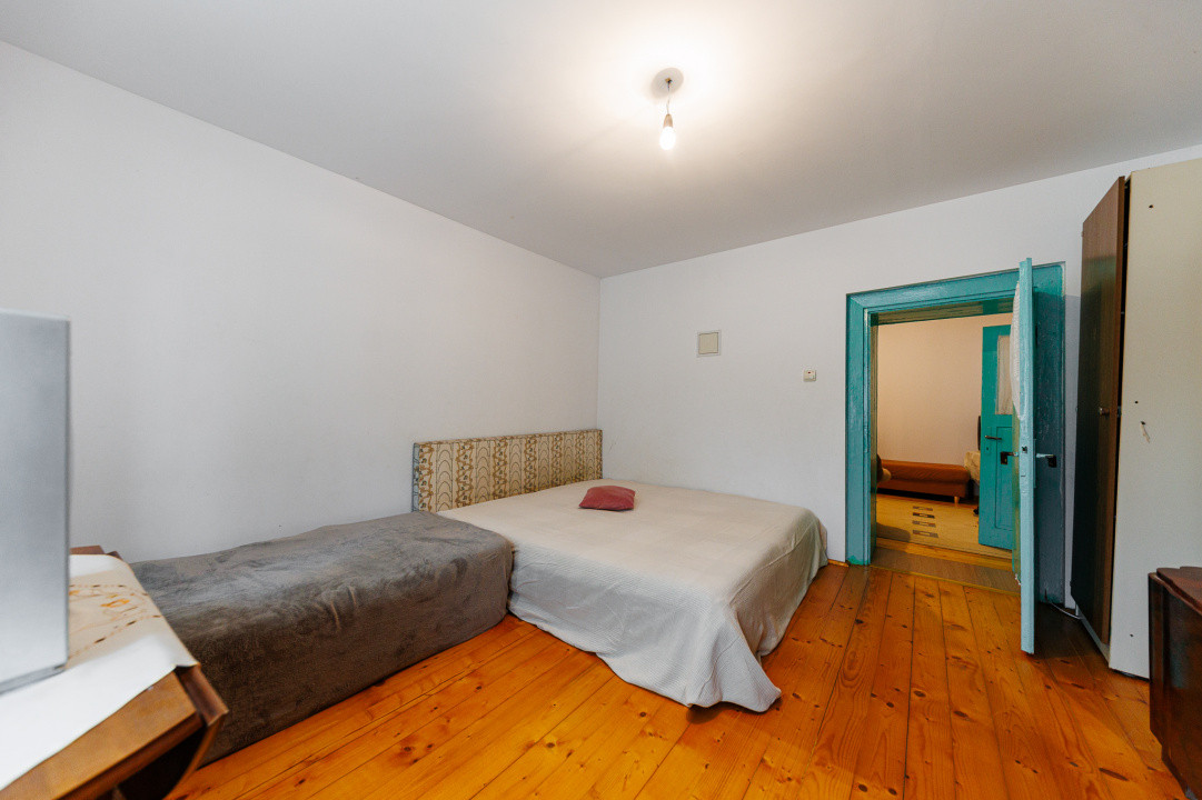 Teren 1.439 mp cu casa batraneasca – Urseni, Vatra Veche