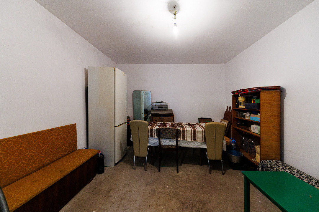 Teren 1.439 mp cu casa batraneasca – Urseni, Vatra Veche