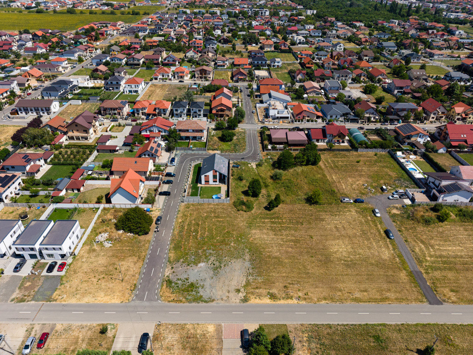 Teren pe persoana juridica 647 mp  Dumbravita, str. Bucuresti