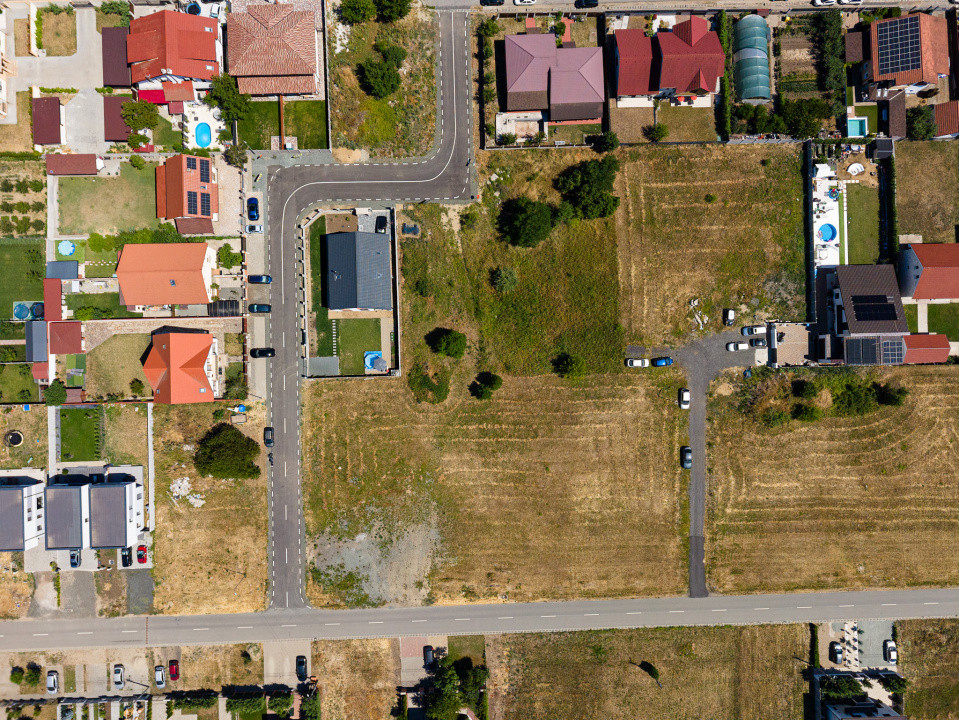 Teren pe persoana juridica 647 mp  Dumbravita, str. Bucuresti