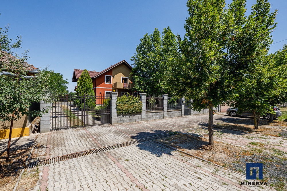 Oportunitate de investitie: Proprietate  pt camin de batrani, scoala, restaurant