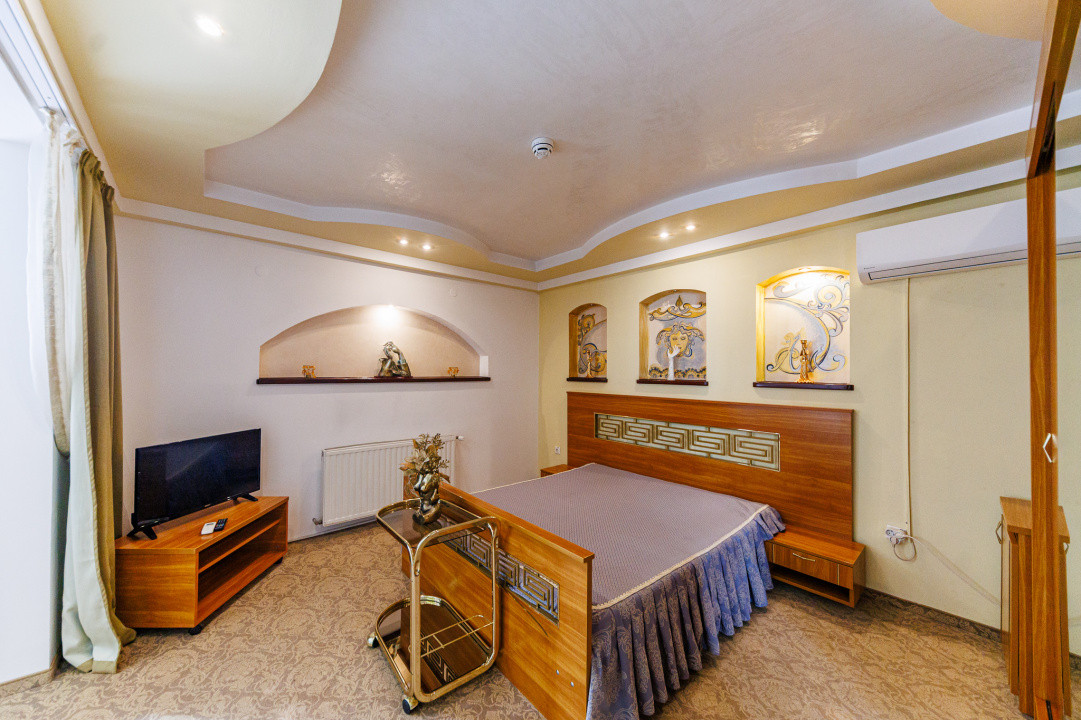 Complex pensiune, sala evenimente, restaurant, terase, gradini - langa Timisoara