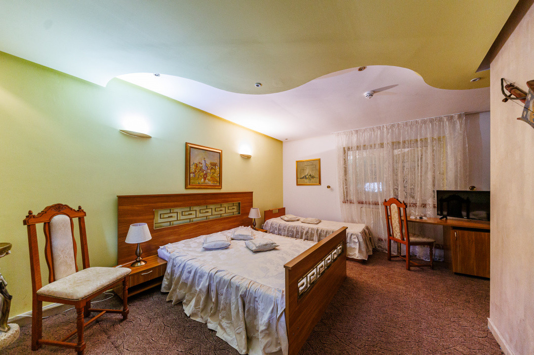 Complex pensiune, sala evenimente, restaurant, terase, gradini - langa Timisoara