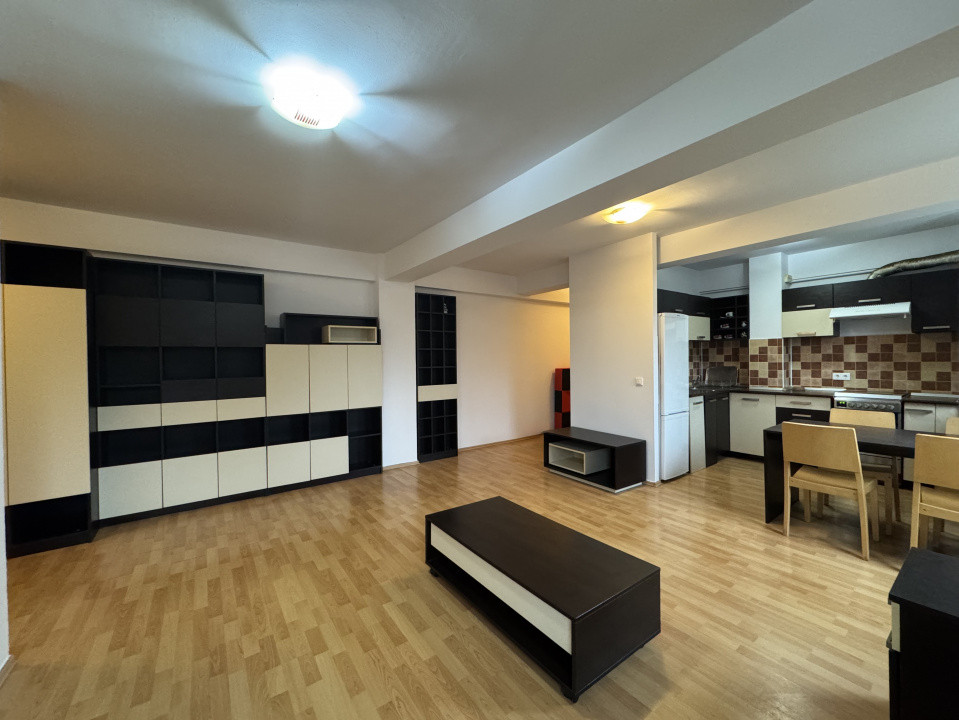 Apartament cu 3 camere, 2 bai, parter inalt, bloc nou, zona Lipovei. COMISION 0 
