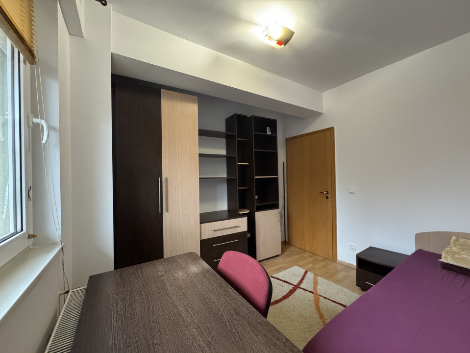 Apartament cu 3 camere, 2 bai, parter inalt, bloc nou, zona Lipovei. COMISION 0 