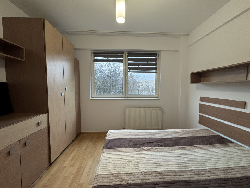 Apartament cu 3 camere, 2 bai, parter inalt, bloc nou, zona Lipovei. COMISION 0 