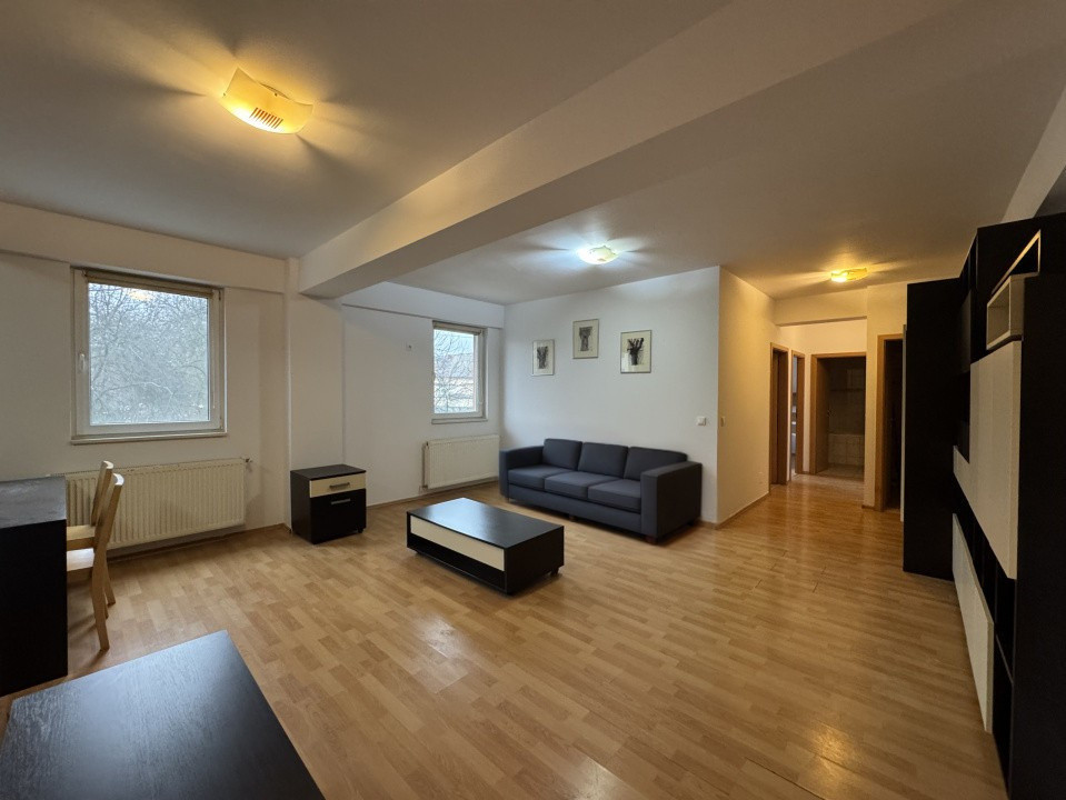 Apartament cu 3 camere, 2 bai, parter inalt, bloc nou, zona Lipovei. COMISION 0 