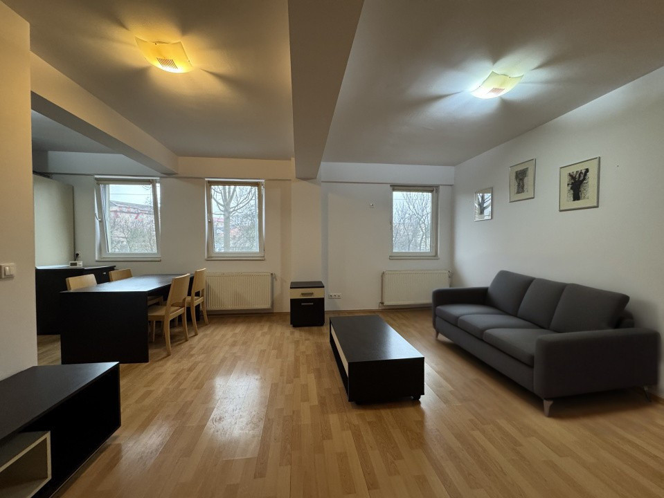 Apartament cu 3 camere, 2 bai, parter inalt, bloc nou, zona Lipovei. COMISION 0 