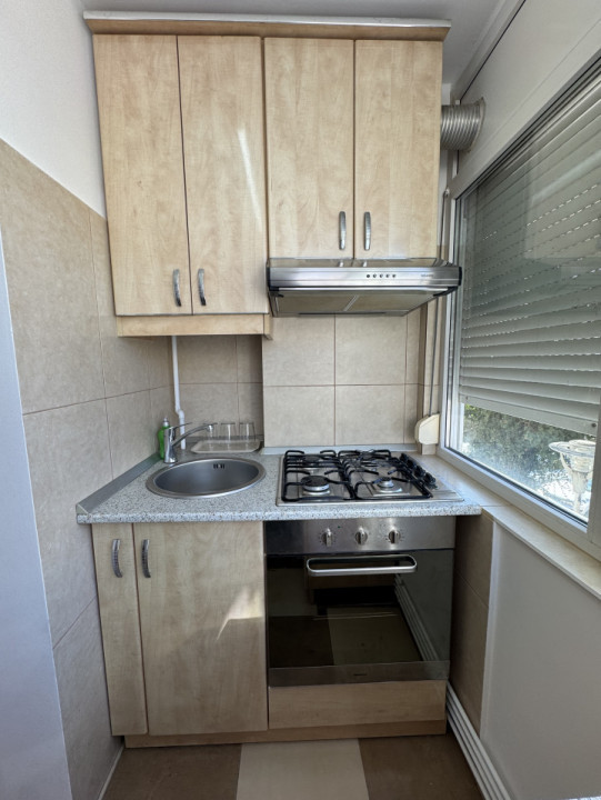 Apartament renovat nou, 2 camere, etaj 1, Torontalului, langa VOX