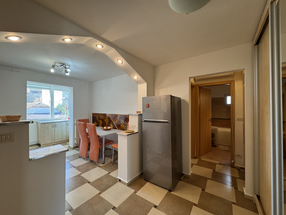 Apartament renovat nou, 2 camere, etaj 1, Torontalului, langa VOX