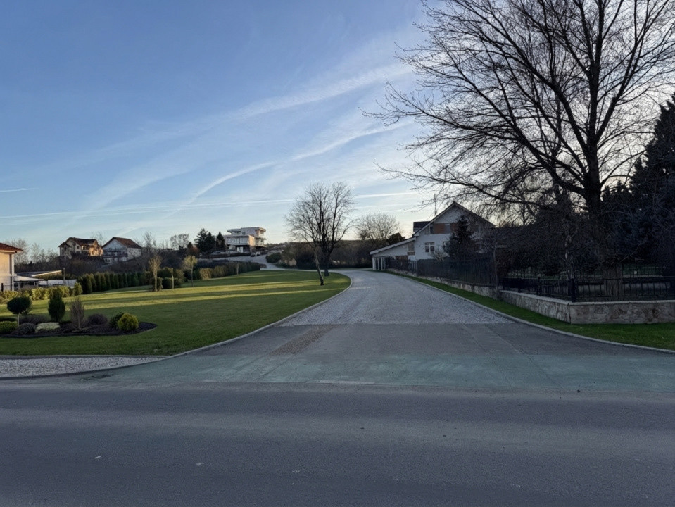 Teren intravilan 2.320 MP BĂILE 1 MAI | front stradal 104 ML | posibil parcelare