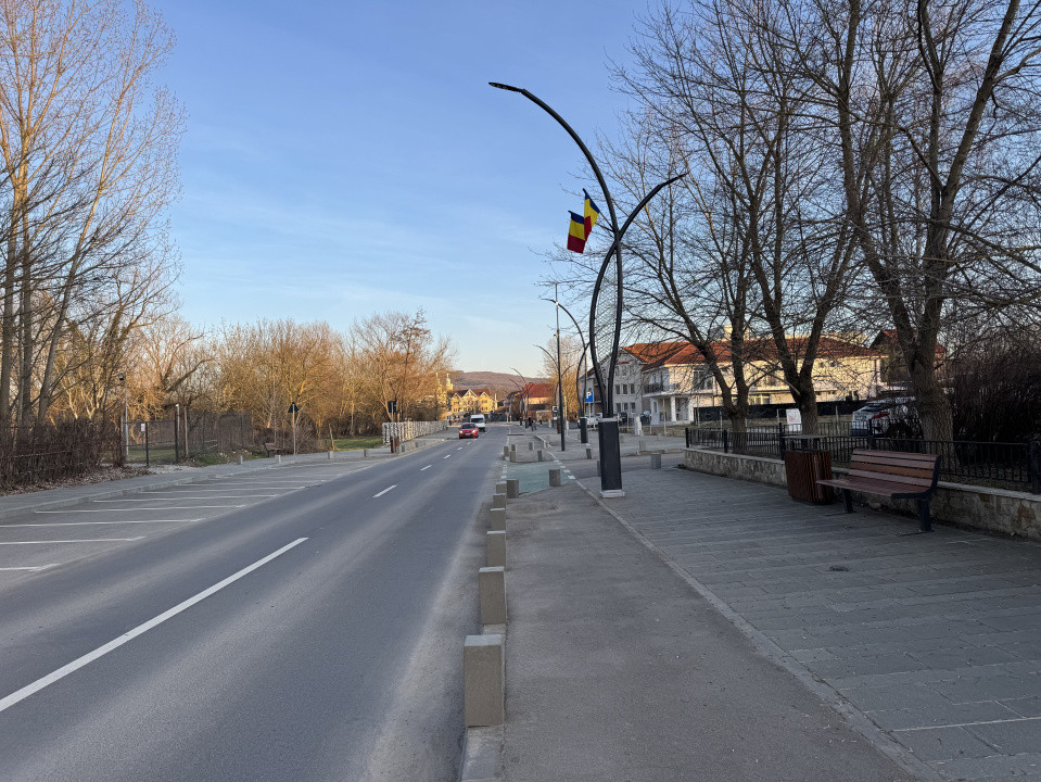 Teren intravilan 2.320 MP BĂILE 1 MAI | front stradal 104 ML | posibil parcelare