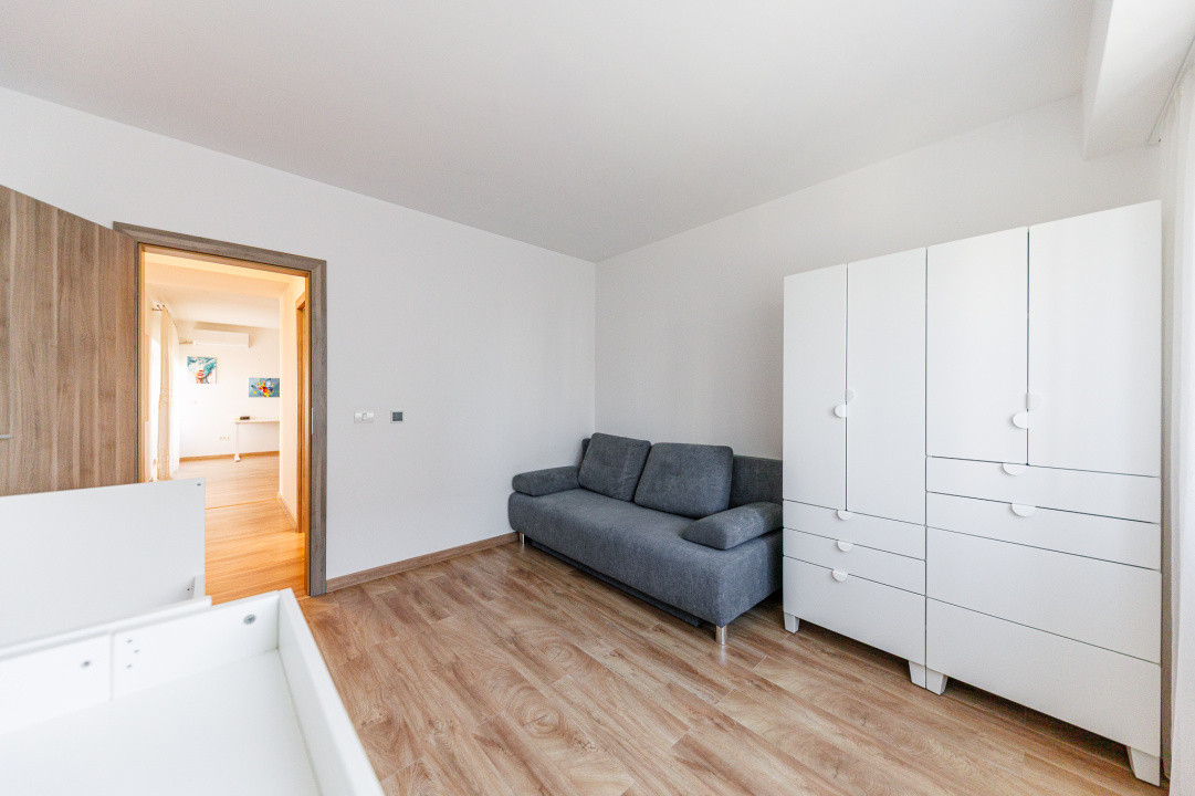 Apartament 3 cam, 76 mp + balcon, etaj 1,  Dumbravița, str. Rodiei,  Comision 0%