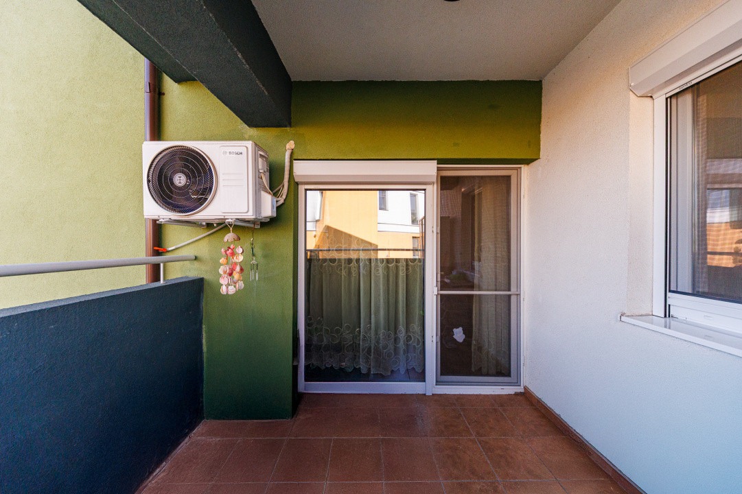 Apartament 3 cam, 76 mp + balcon, etaj 1,  Dumbravița, str. Rodiei,  Comision 0%