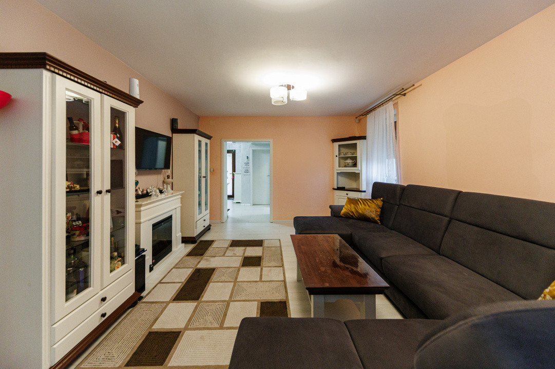 Casă mare 5 camere+casă mică, panouri, curte amenajată – Giroc, Comision 0