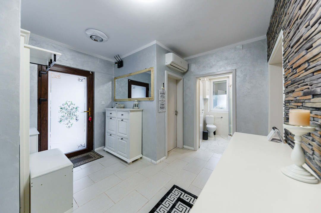 Casă mare 5 camere+casă mică, panouri, curte amenajată – Giroc, Comision 0