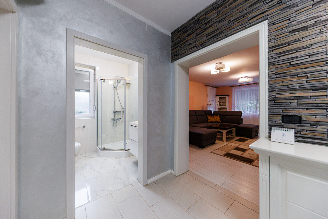 Casă mare 5 camere+casă mică, panouri, curte amenajată – Giroc, Comision 0