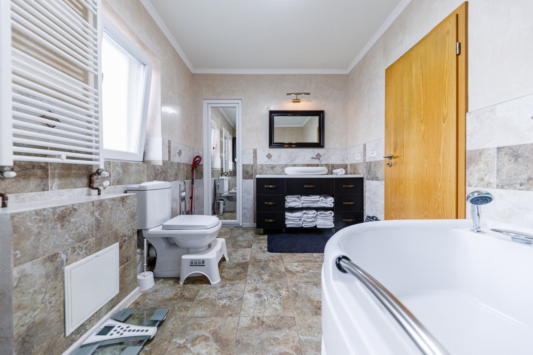 Casă mare 5 camere+casă mică, panouri, curte amenajată – Giroc, Comision 0