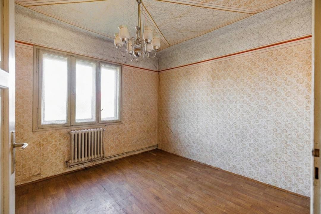 Casa cu teren 1.876 mp, la soseaua principala, vis-a-vis de Profi si Penny, Sag 