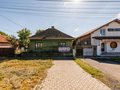 Casa cu teren 1.876 mp, la soseaua principala, vis-a-vis de Profi si Penny, Sag 