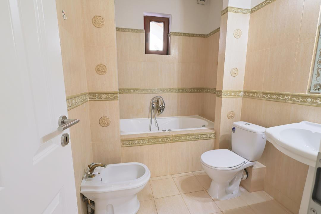 Casă individuală, Dumbrăvița, str Dorului — aproape de British și Babel