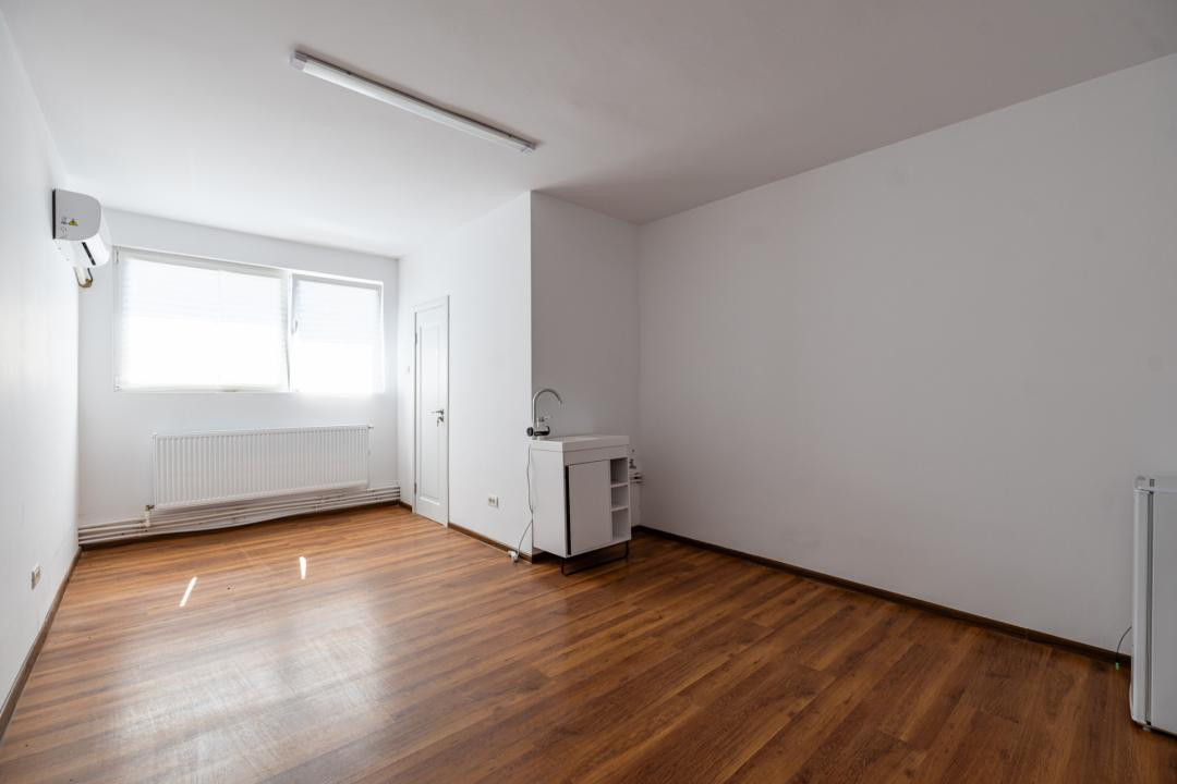 Birou 20,47 mp, renovat, aer conditionat, et 2, Mehala | Comision 0