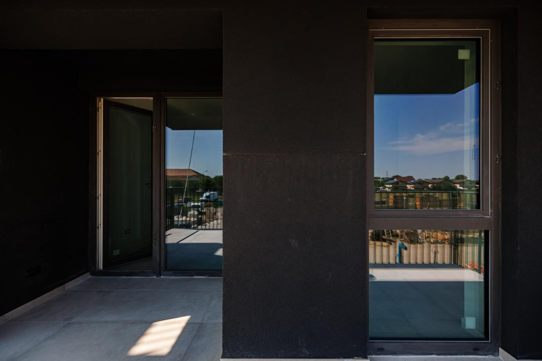 Apartament 3 camere, 2 bai, terasa 14 mp, ansamblu nou | Comision 0