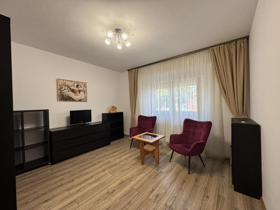 Casa parter, renovata, mobilata, gradina amenajata, str Petofi Sandor-Dumbravita