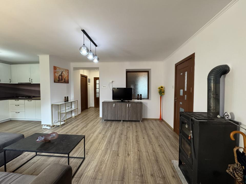 Casa parter, renovata, mobilata, gradina amenajata, str Petofi Sandor-Dumbravita