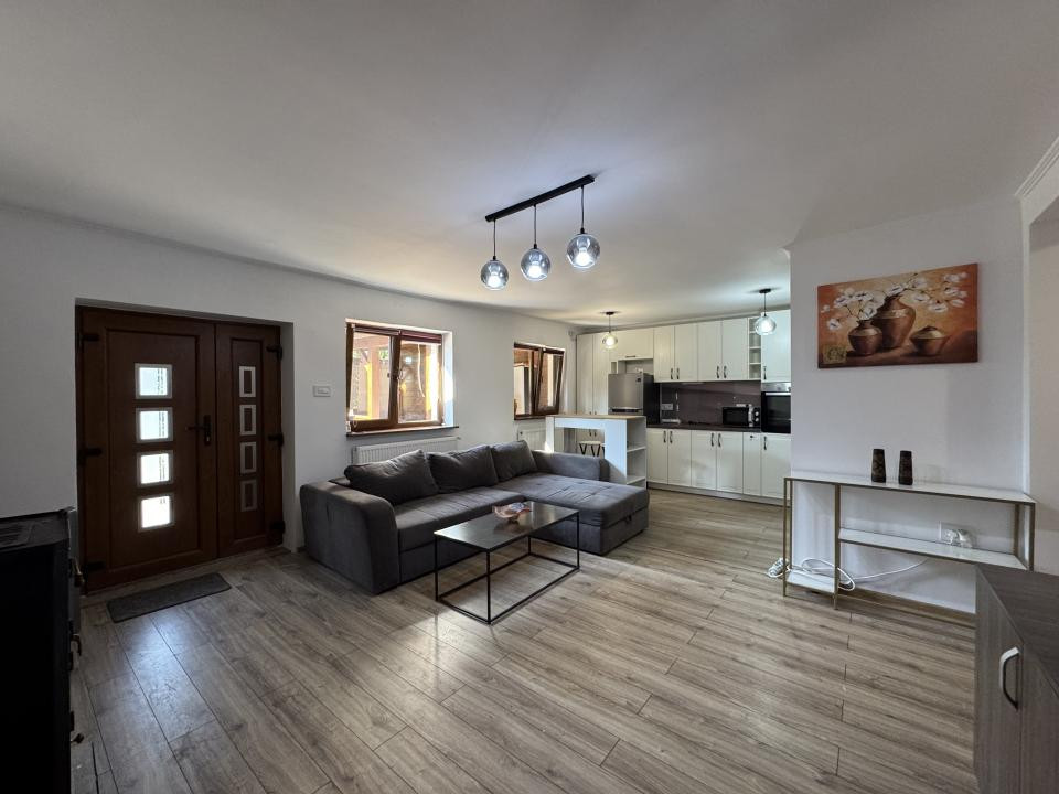 Casa parter, renovata, mobilata, gradina amenajata, str Petofi Sandor-Dumbravita