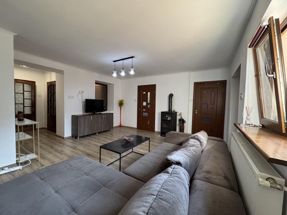 Casa parter, renovata, mobilata, gradina amenajata, str Petofi Sandor-Dumbravita