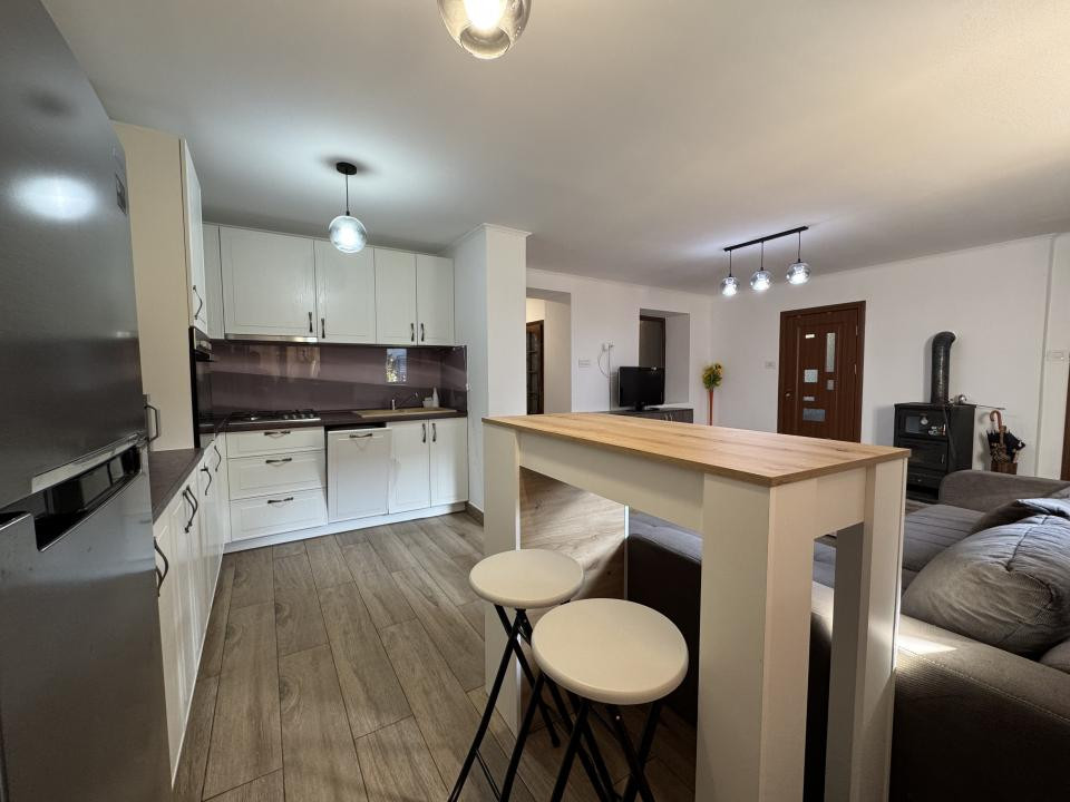 Casa parter, renovata, mobilata, gradina amenajata, str Petofi Sandor-Dumbravita