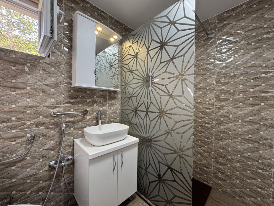 Casa parter, renovata, mobilata, gradina amenajata, str Petofi Sandor-Dumbravita