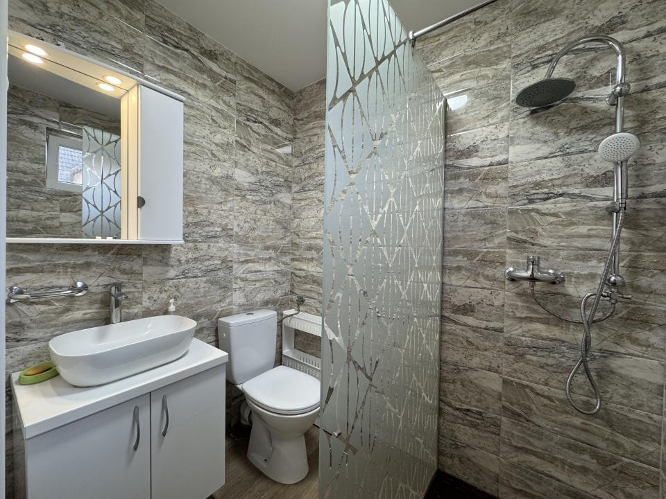 Casa parter, renovata, mobilata, gradina amenajata, str Petofi Sandor-Dumbravita