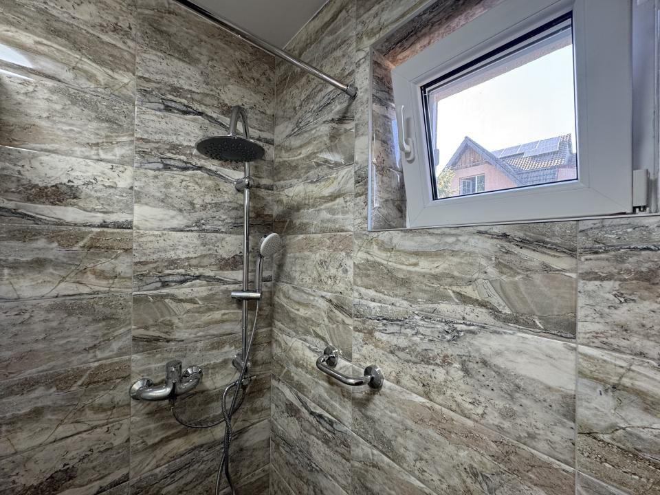 Casa parter, renovata, mobilata, gradina amenajata, str Petofi Sandor-Dumbravita