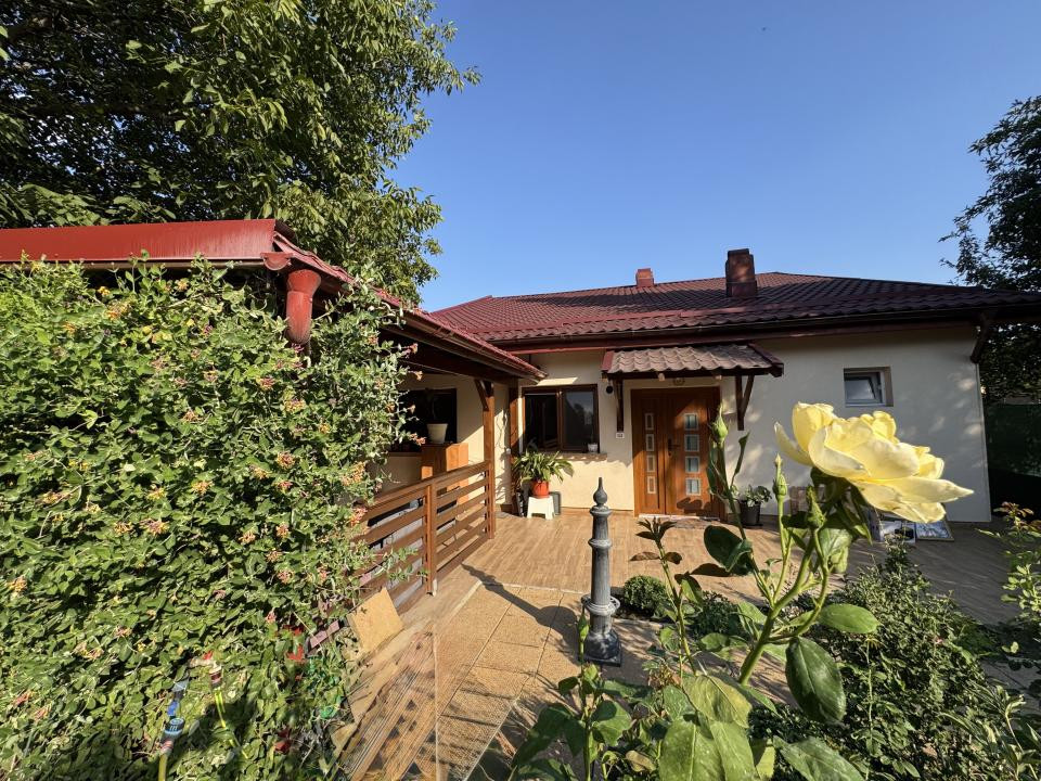 Casa parter, renovata, mobilata, gradina amenajata, str Petofi Sandor-Dumbravita