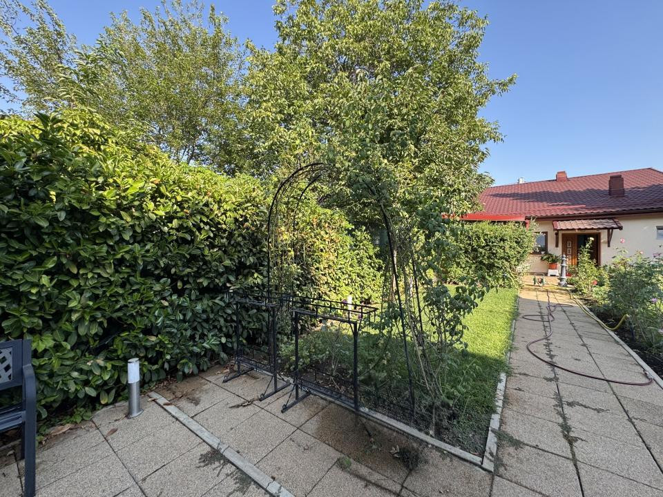 Casa parter, renovata, mobilata, gradina amenajata, str Petofi Sandor-Dumbravita