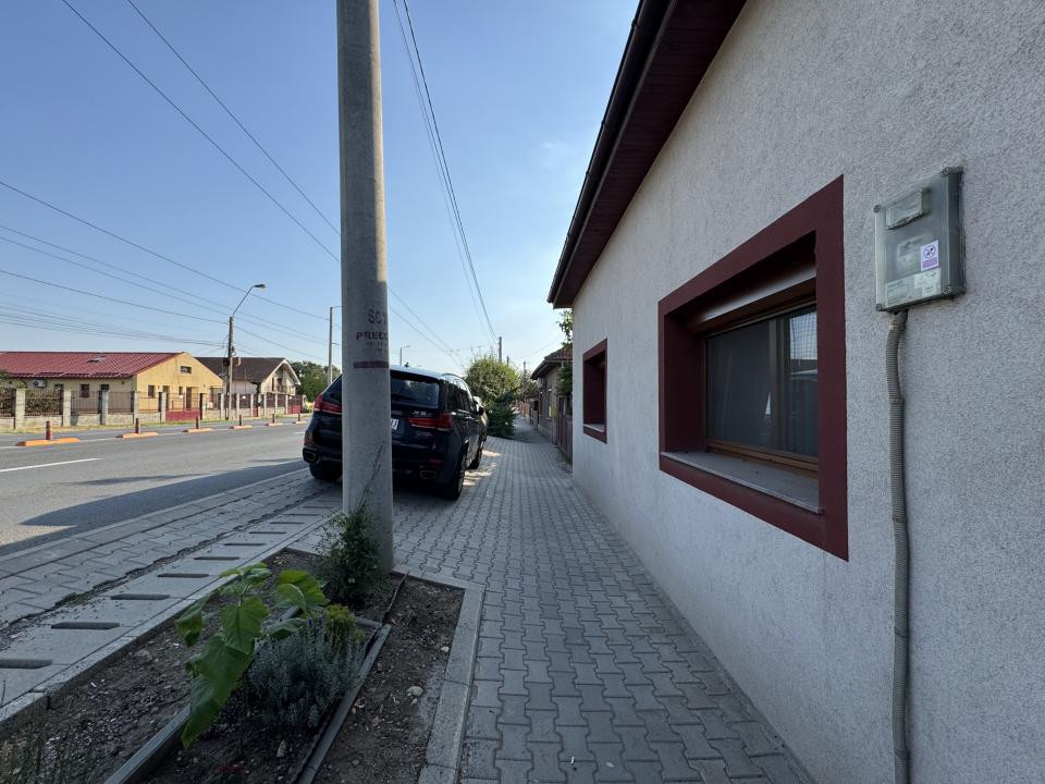 Casa parter, renovata, mobilata, gradina amenajata, str Petofi Sandor-Dumbravita